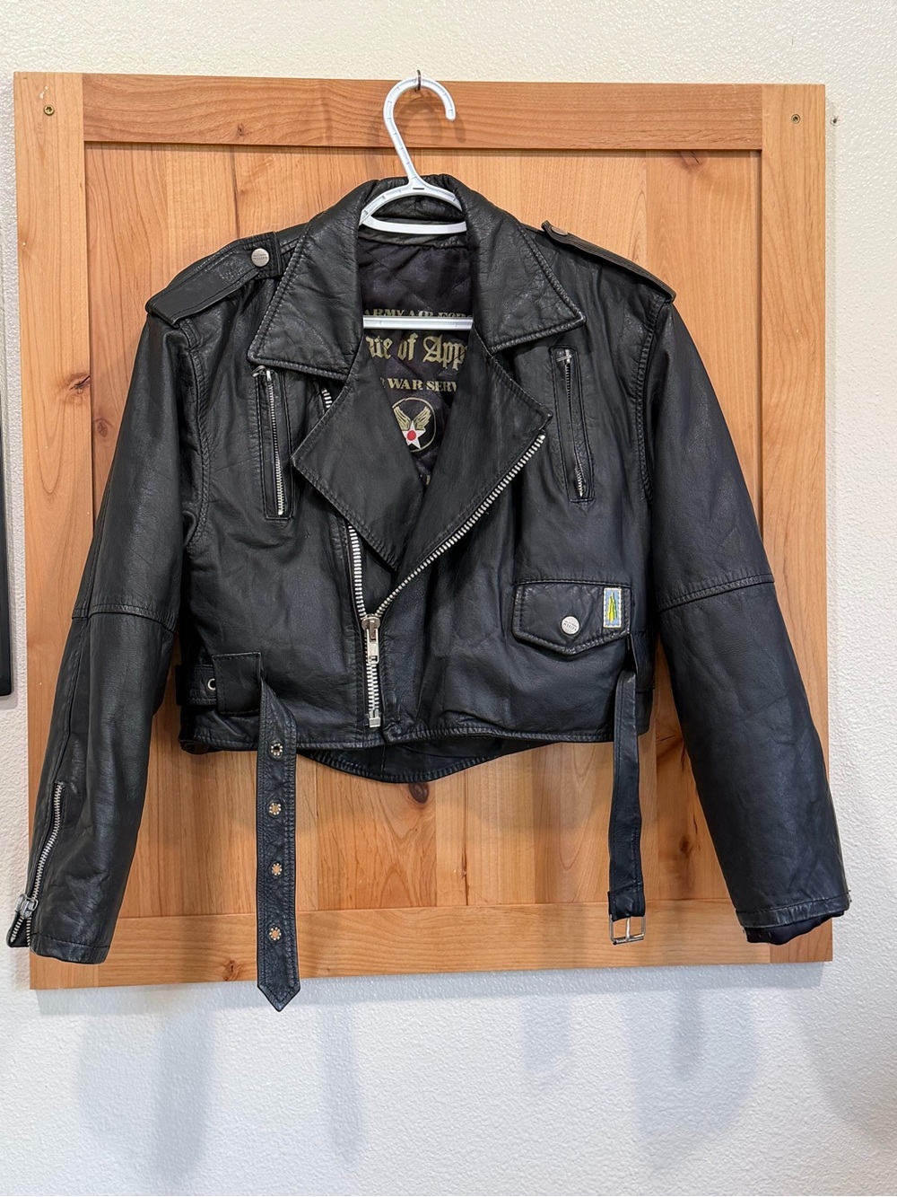 Origem Brasileira Black Genuine Leather Cropped Moto Jacket - size medium